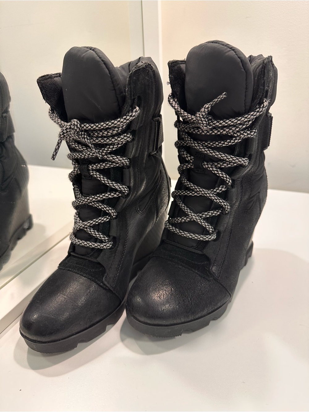Sorel Women’s Waterproof Winter Boots – Size 6.5 US